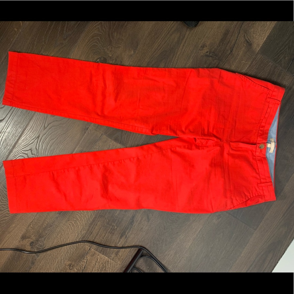 BANANA REPUBLIC red city chino pant.